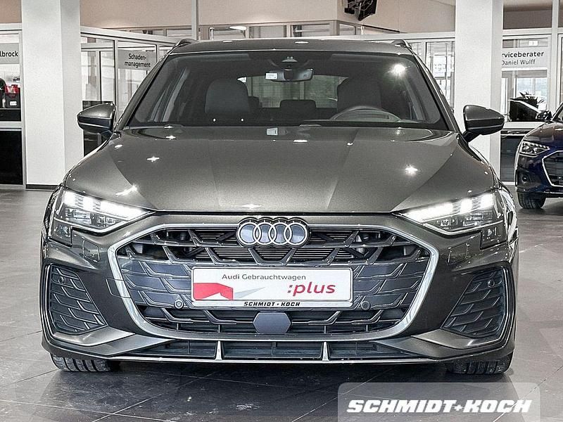 Gebraucht Audi A3 S-Line 150 PS (110 kW) 2024 Grau Limousine