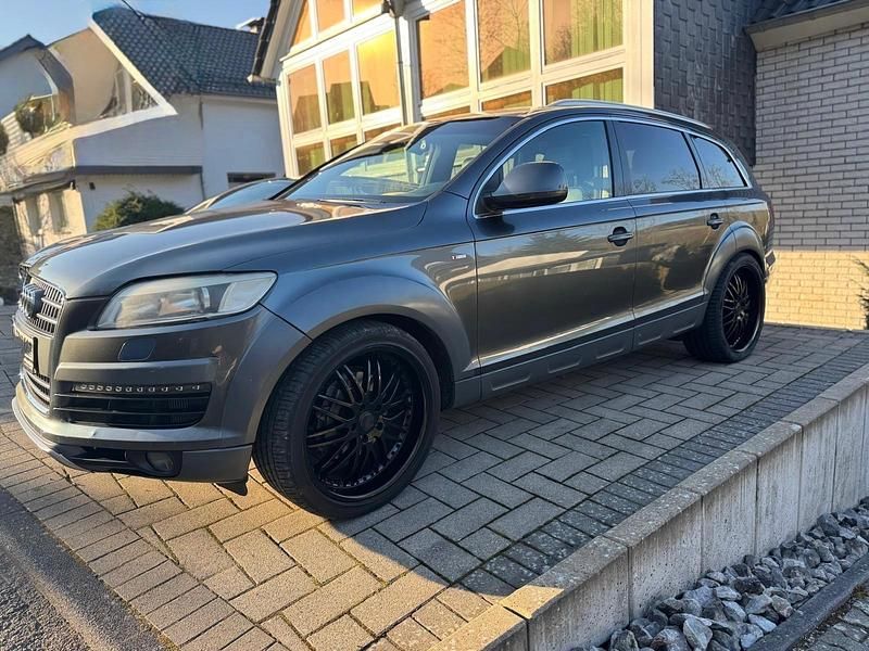 Usata Audi Q7 326 CV (239 kW) 2007 Grigio SUV