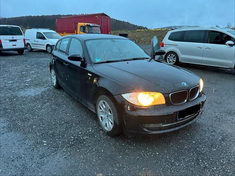 Gebraucht BMW 116 116 PS (85 kW) 2009 Schwarz Kleinwagen