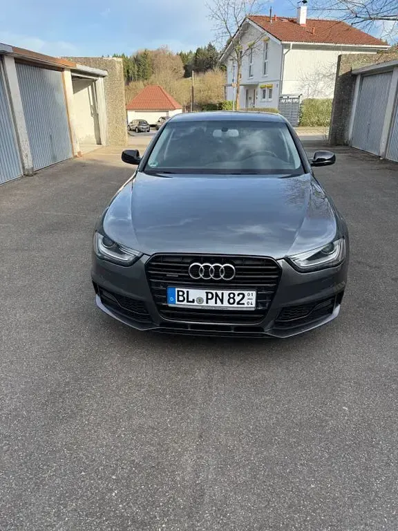 Gebraucht Audi A4 Ambition 177 PS (130 kW) 2015 Grau Limousine