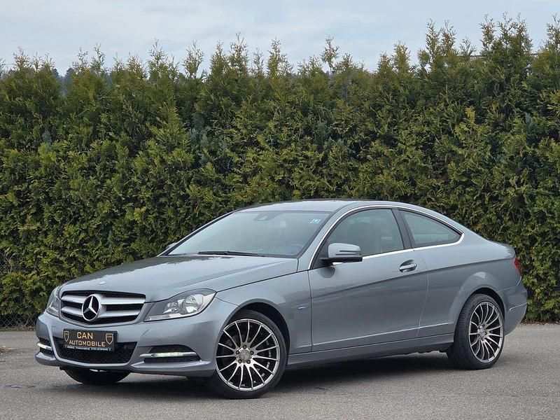 Gebraucht Mercedes C180 156 PS (114 kW) 2011 Grau Coupé