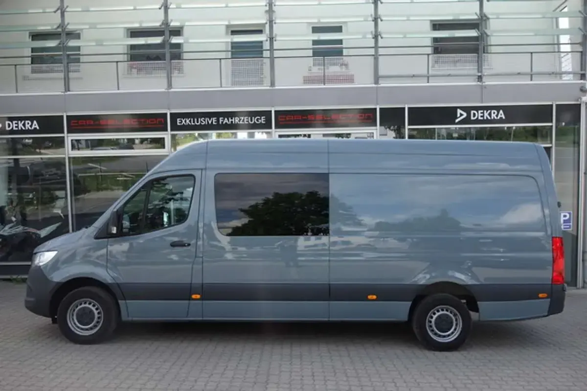 Gebraucht Mercedes Sprinter 190 PS (139 kW) 2021 Grau Van