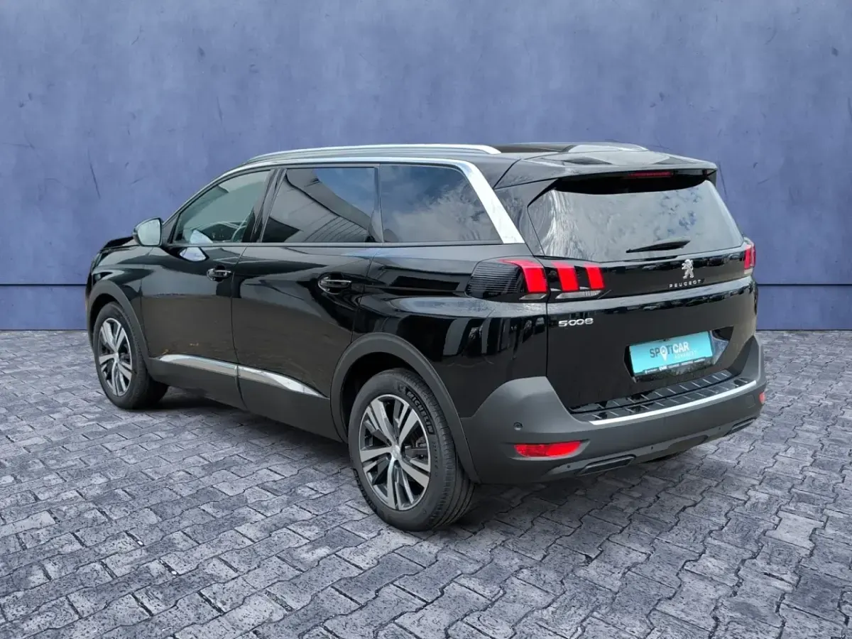 Gebraucht Peugeot 5008 136 PS (100 kW) 2024 Schwarz SUV
