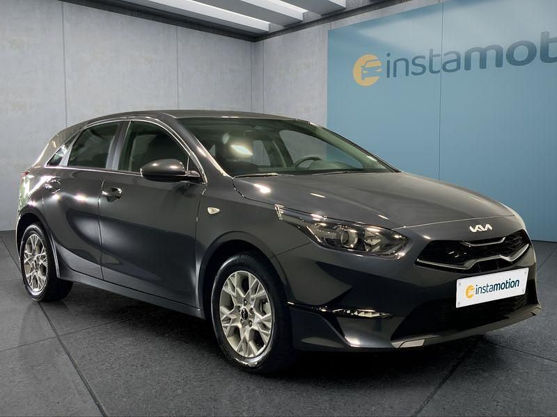 Gebraucht Kia Ceed 140 PS (102 kW) 2025 Silber Kleinwagen