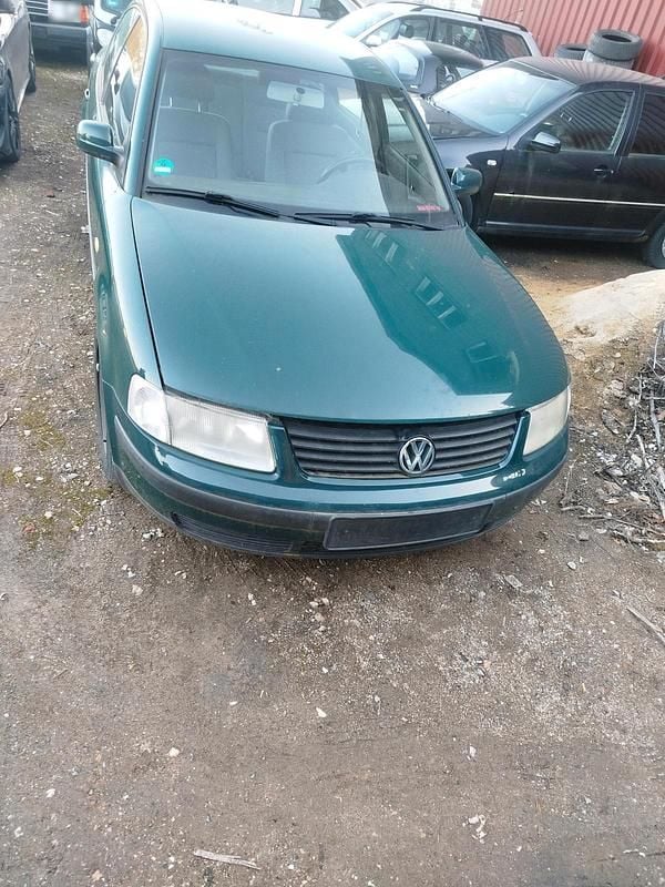 Gebraucht VW Passat 101 PS (74 kW) 1999 Grün Limousine