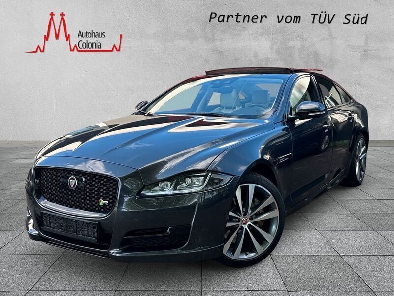 Grau Gebraucht 2018 Jaguar XJ Premium Luxury Limousine | 24.999 € (Fairer Preis) - Bild 1/4