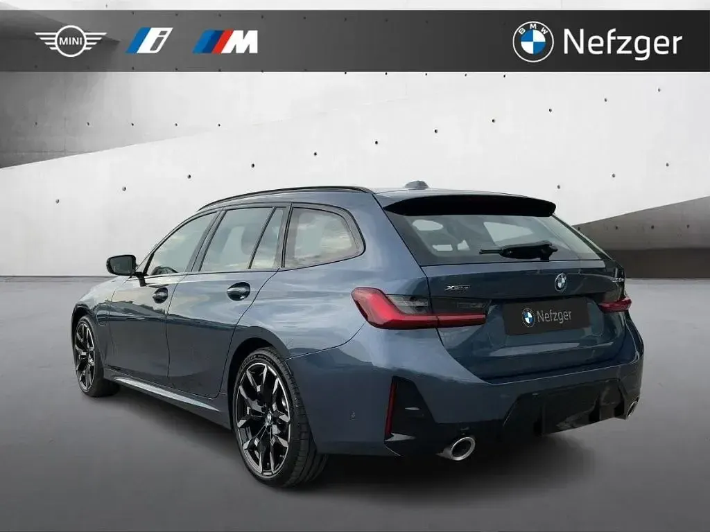 Gebraucht BMW 330e M Sport 292 PS (214 kW) 2025 Blau Kombi