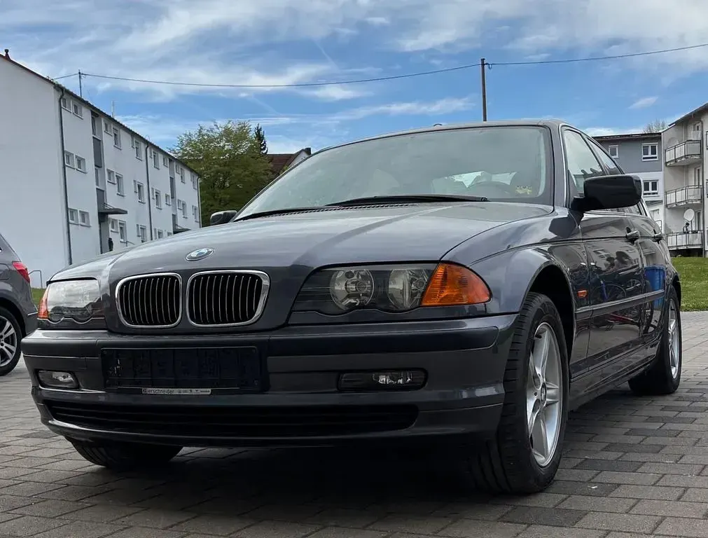 Second-hand BMW 323 170 CP (125 kW) 2000 Gri Berlinǎ