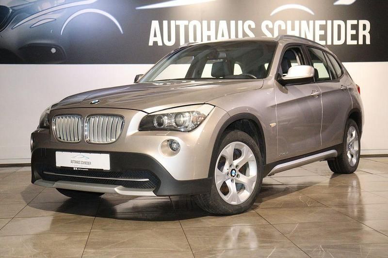 Silber Gebraucht 2011 BMW X1 Sport Line SUV | 10.500 € (Fairer Preis) - Bild 1/4