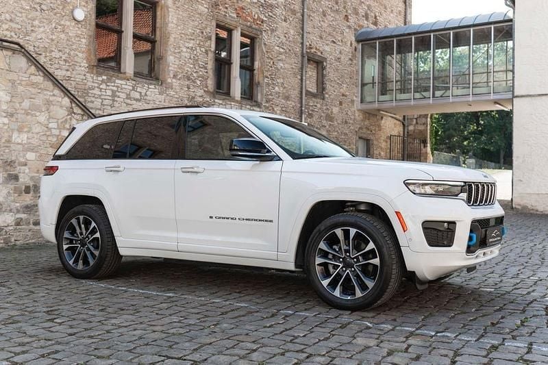 Gebraucht Jeep Grand Cherokee Overland 381 PS (280 kW) 2023 Weiß SUV