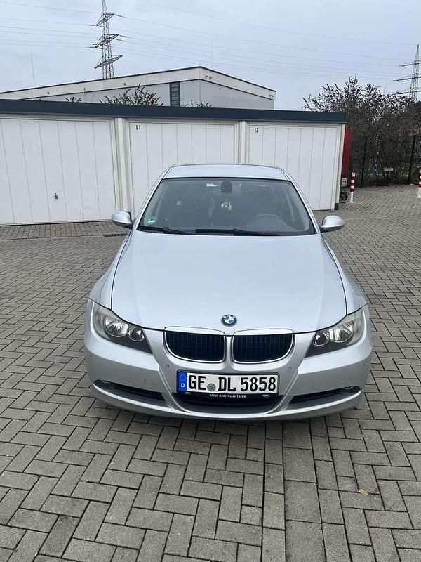 Gebraucht BMW 318 143 PS (105 kW) 2008 Limousine