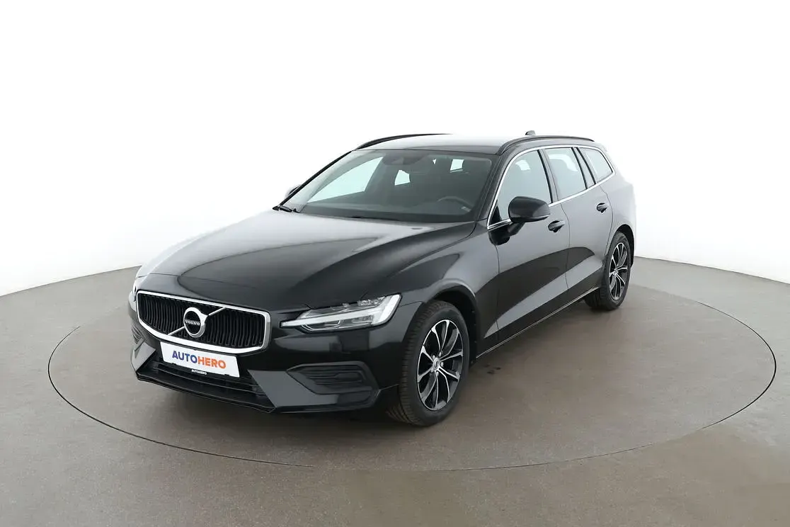 Gebraucht Volvo V60 Momentum 197 PS (144 kW) 2021 Kombi