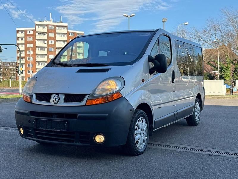 Gebraucht Renault Trafic 101 PS (74 kW) 2002 Silber Van / Kleinbus