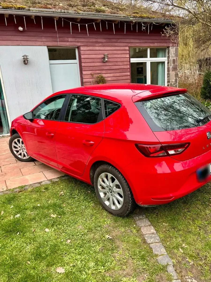 Usata Seat Leon 110 CV (80 kW) 2015 Rosso Utilitaria