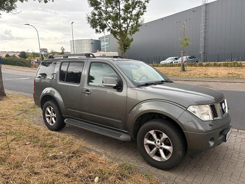 Grau Gebraucht 2008 Nissan Pathfinder SUV | 5.500 € (Superpreis) - Bild 1/4