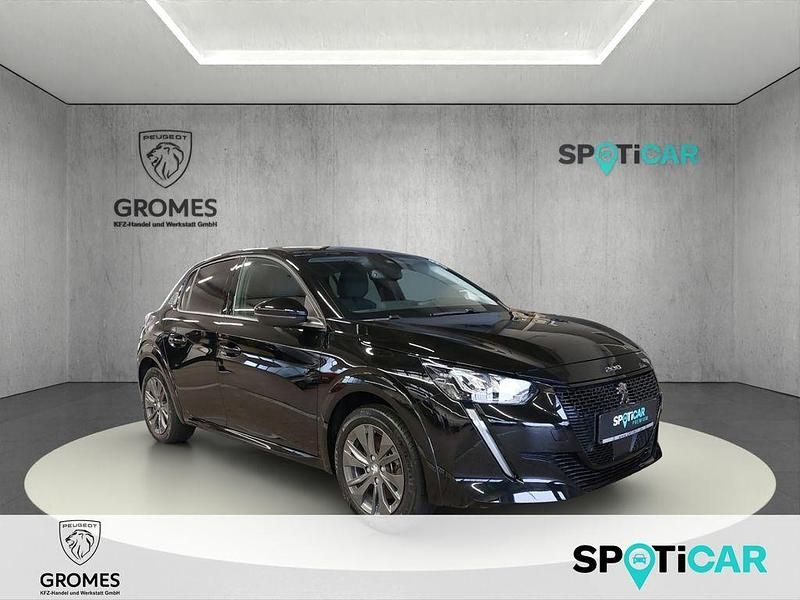 Schwarz Gebraucht 2022 Peugeot e-208 Allure Kleinwagen | 17.990 € (Etwas zu teuer) - Bild 1/4