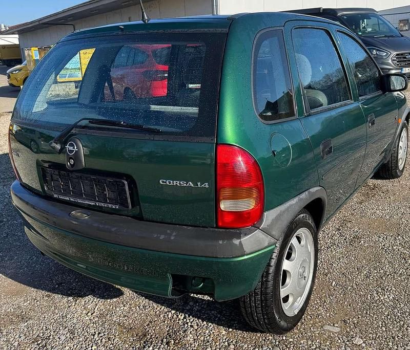 Gebraucht Opel Corsa 60 PS (44 kW) 1997 Grün Kleinwagen