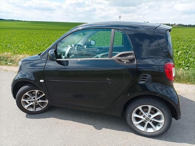 Schwarz Gebraucht 2015 Smart ForTwo Coupé Passion Coupé | 7.300 € (Fairer Preis) - Bild 1/4