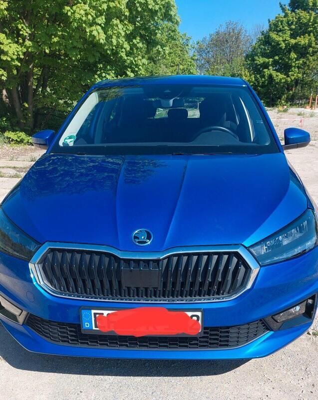 Blau Gebraucht 2023 Skoda Fabia Style Kleinwagen | 15.900 € (Guter Preis) - Bild 1/4