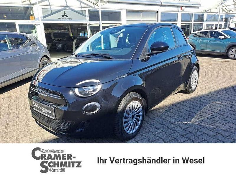Gebraucht Fiat 500e Action 69 kW (95 PS) 2022 Schwarz Limousine