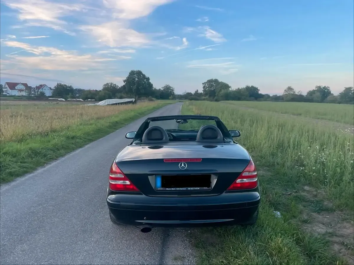 Gebraucht Mercedes SLK230 197 PS (144 kW) 2001 Schwarz Cabrio