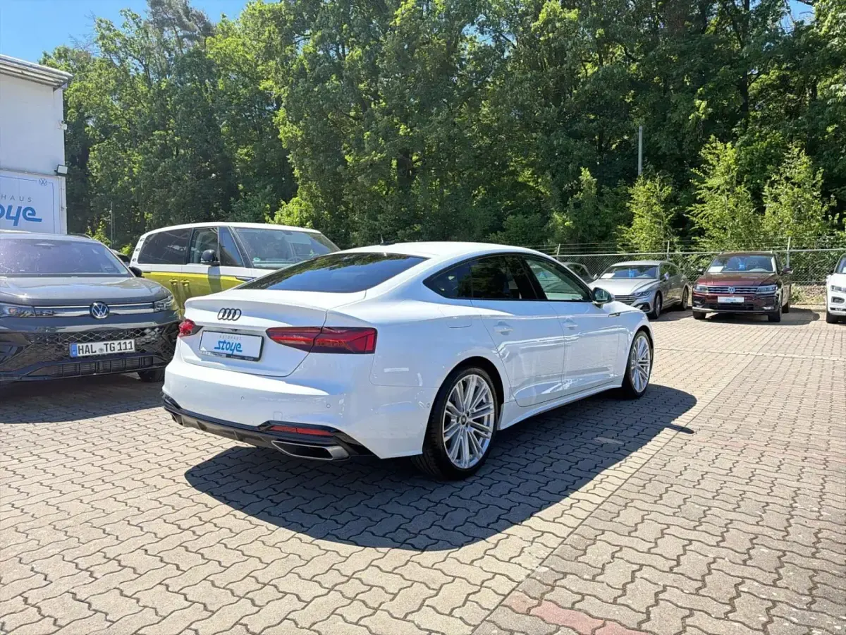 Gebraucht Audi A5 Sportback Business 204 PS (150 kW) 2024 Arkonaweiß Kleinwagen