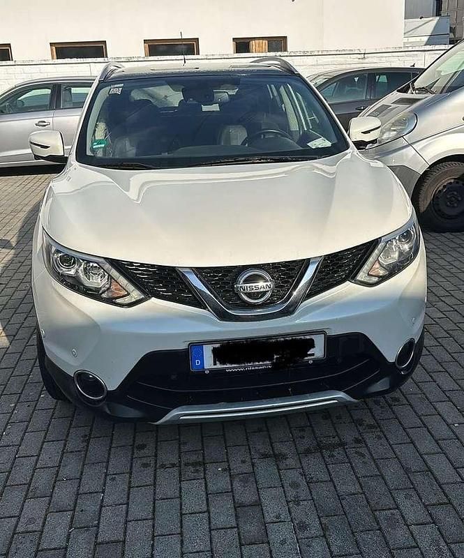 Weiß Gebraucht 2015 Nissan Qashqai Tekna SUV | 9.000 € - Bild 1/4