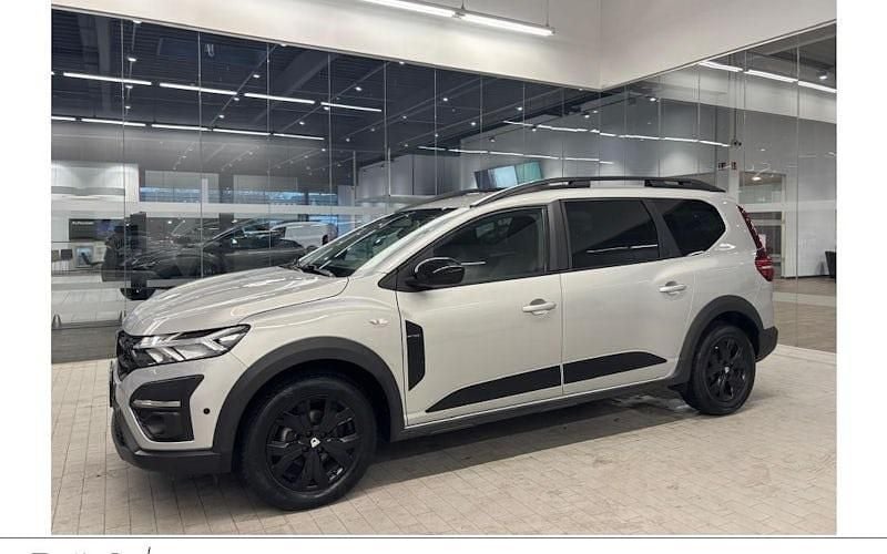 Grau Gebraucht 2022 Dacia Jogger Extreme Van / Kleinbus | 16.990 € (Fairer Preis) - Bild 1/4