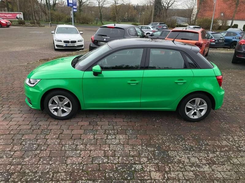 Gebraucht Audi A1 Sportback Basis 95 PS (69 kW) 2017 Grün Kleinwagen