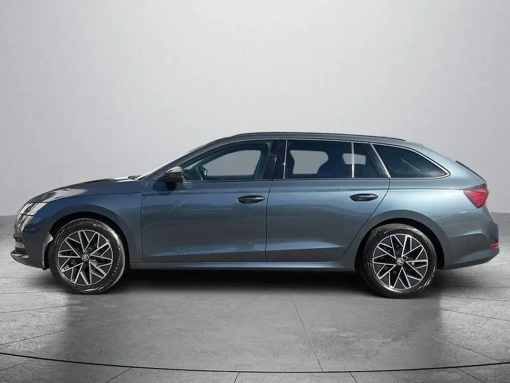 Gebraucht Skoda Octavia Ambition 116 PS (85 kW) 2021 Grau Kombi