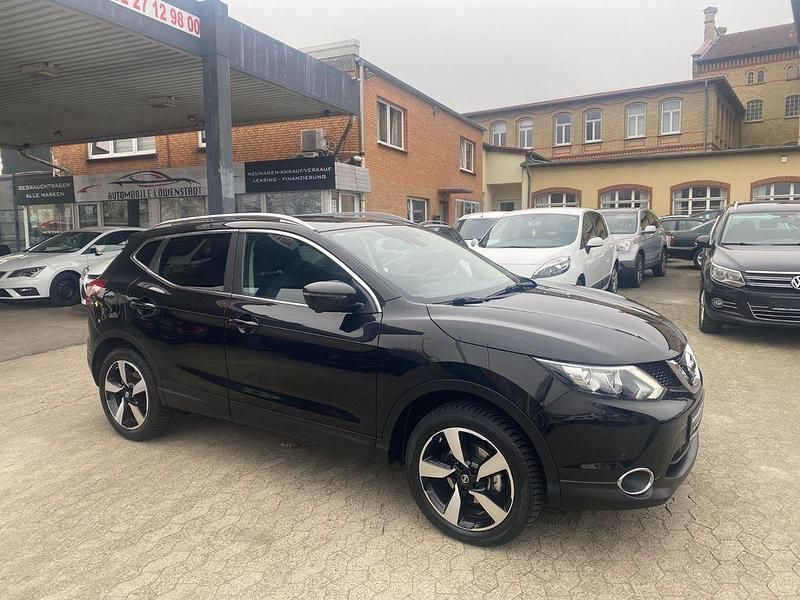 Gebraucht Nissan Qashqai N-Connecta 131 PS (96 kW) 2016 Schwarz SUV