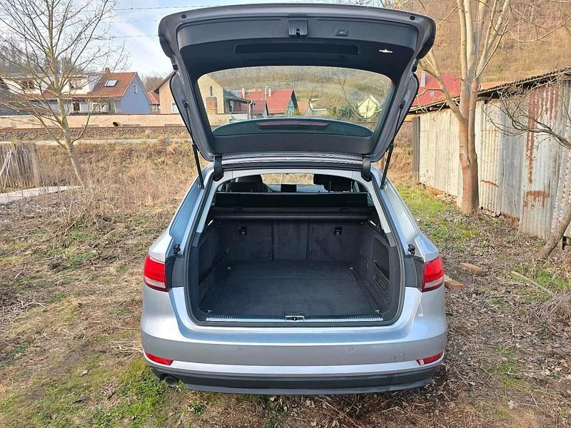 Gebraucht Audi A4 Comfort 150 PS (110 kW) 2016 Silber Kombi