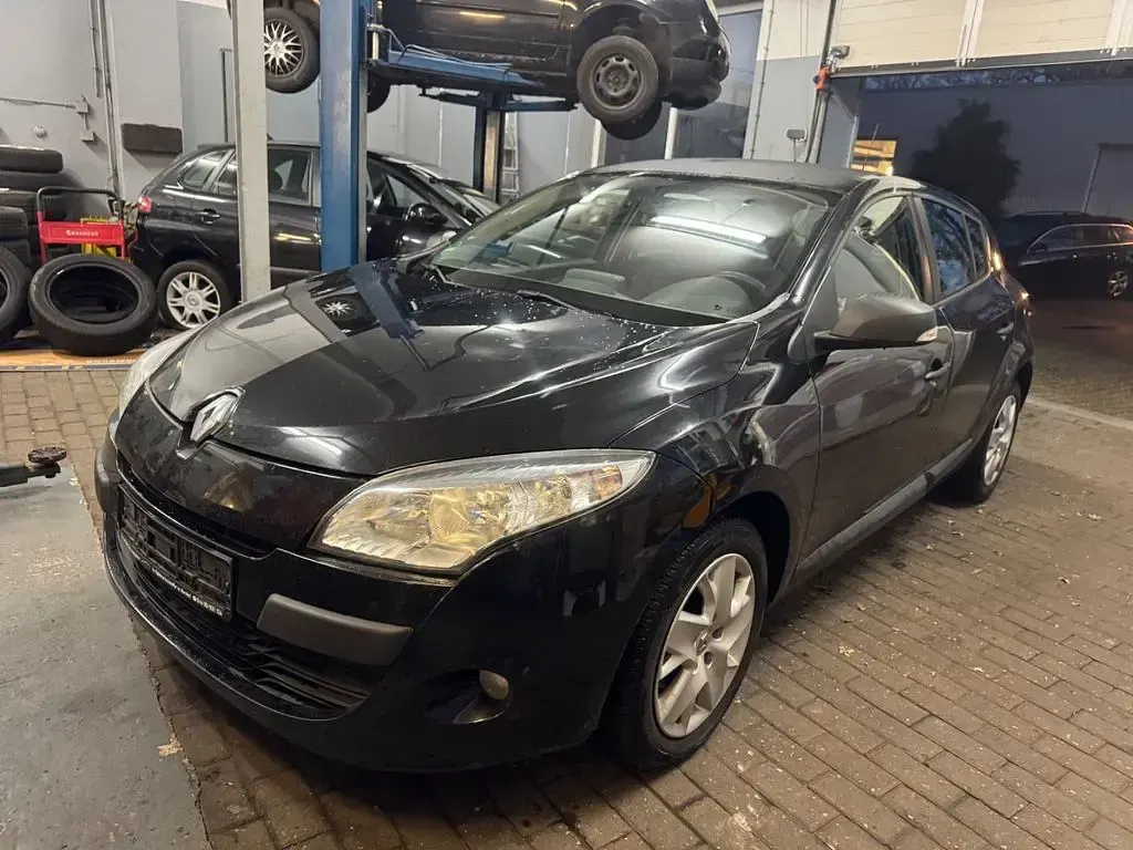 Gebraucht Renault Mégane III 101 PS (74 kW) 2011 Schwarz Limousine