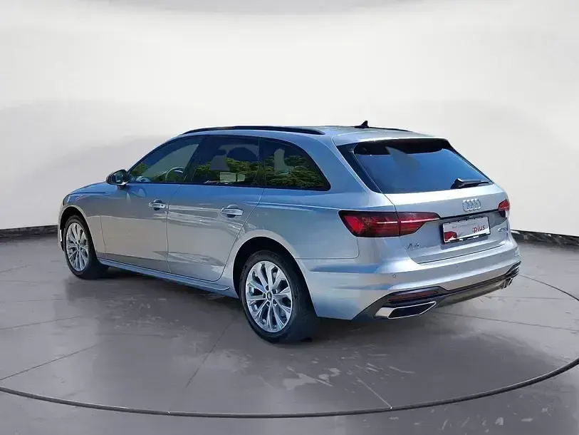 Gebraucht Audi A4 Ambiente 204 PS (150 kW) 2022 Florettsilber metallic Kombi