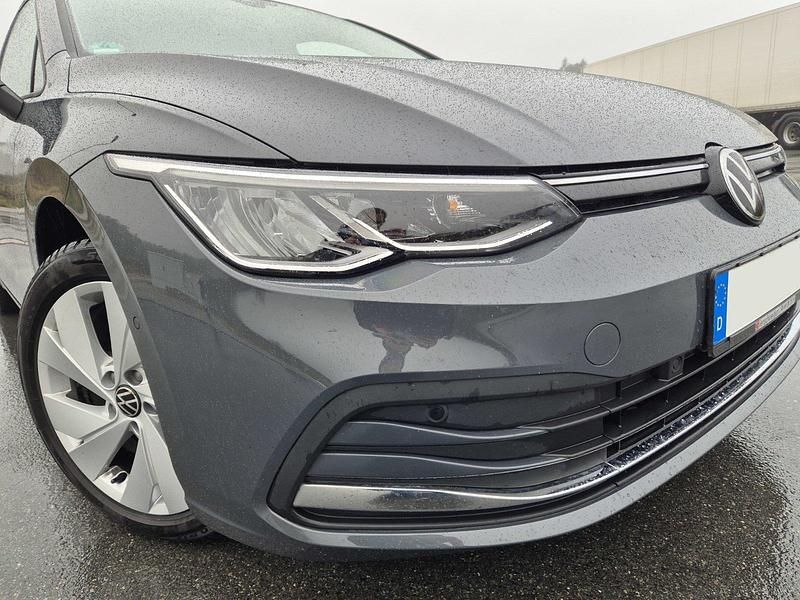 Grau Gebraucht 2024 VW Golf VIII Move Kombi | 27.950 € (Fairer Preis) - Bild 1/4