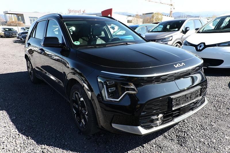 Gebraucht Kia e-Niro Inspiration 150 kW (204 PS) 2023 Schwarz metallic SUV