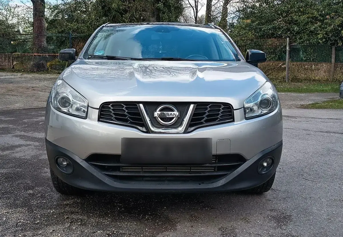 Gebraucht Nissan Qashqai 131 PS (96 kW) 2013 Silber SUV