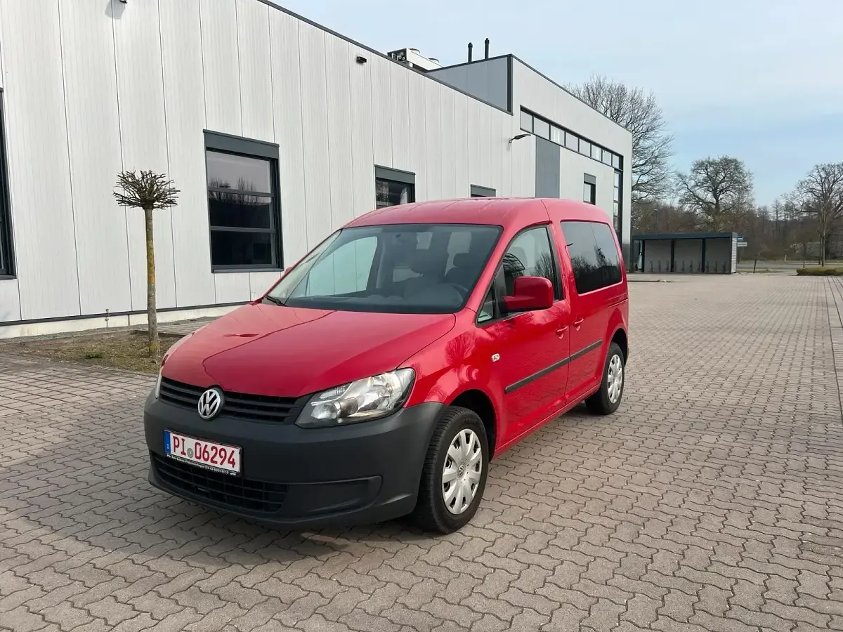 Usado VW Caddy 105 HP (77 kW) 2011 Vermelho Monovolume