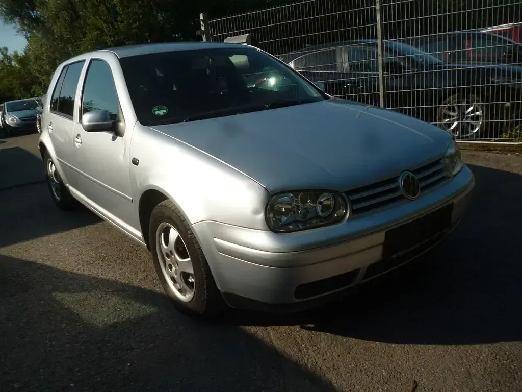 Gebraucht VW Golf IV 102 PS (75 kW) 2001 Silber Limousine