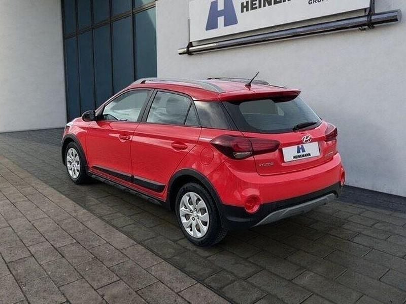 Gebraucht Hyundai i20 Active 101 PS (74 kW) 2019 Tomato red Kleinwagen