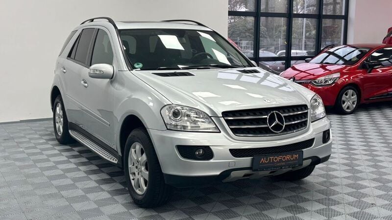 Silber Gebraucht 2006 Mercedes ML350 SUV | 8.888 € (Fairer Preis) - Bild 1/4