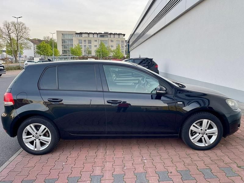 Usado VW Golf VII Match 105 HP (77 kW) 2012 Preto Sedan
