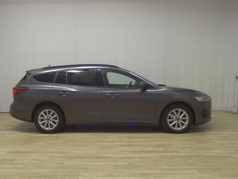 Grau Gebraucht 2022 Ford Focus Cool & Connect Kombi | 11.980 € (Superpreis) - Bild 1/4