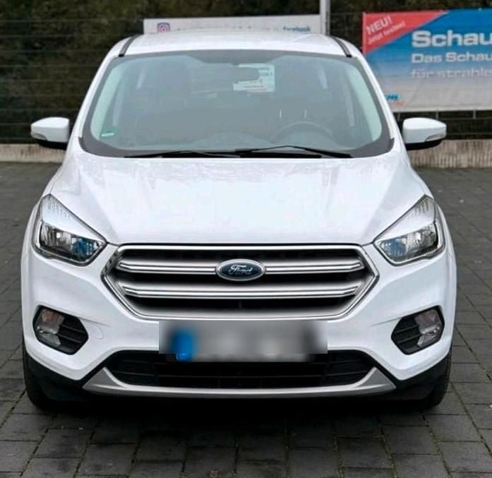 Weiß Gebraucht 2018 Ford Kuga SUV | 8.500 € (Superpreis) - Bild 1/4