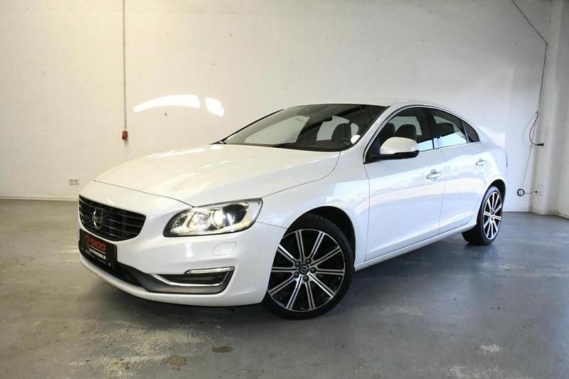Weiß Gebraucht 2013 Volvo S60 Summum Limousine | 14.980 € - Bild 1/4