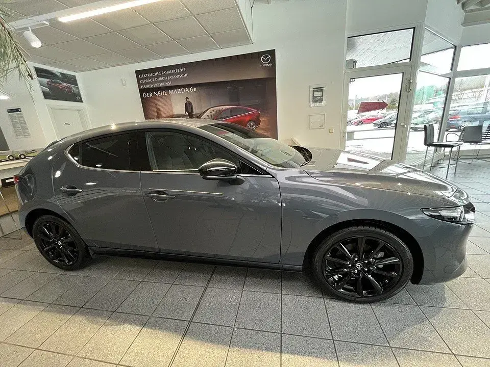 Neu Mazda 3 Homura-Line 140 PS (102 kW) 2025