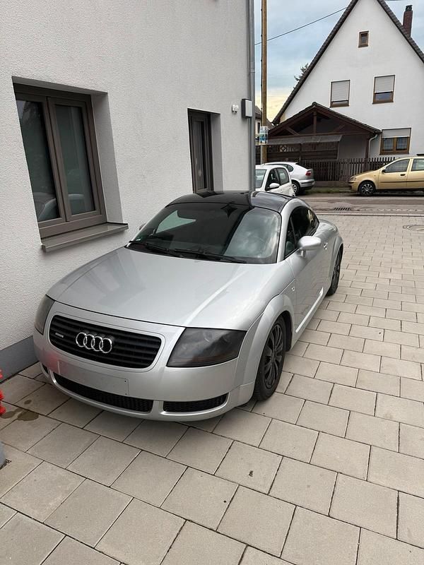 Silber Gebraucht 2000 Audi TT Design Coupé | 3.399 € (Guter Preis) - Bild 1/4