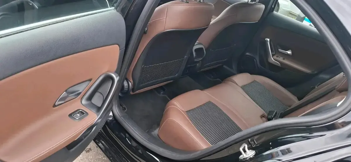 Gebraucht Mercedes A180 136 PS (100 kW) 2021 Schwarz Limousine