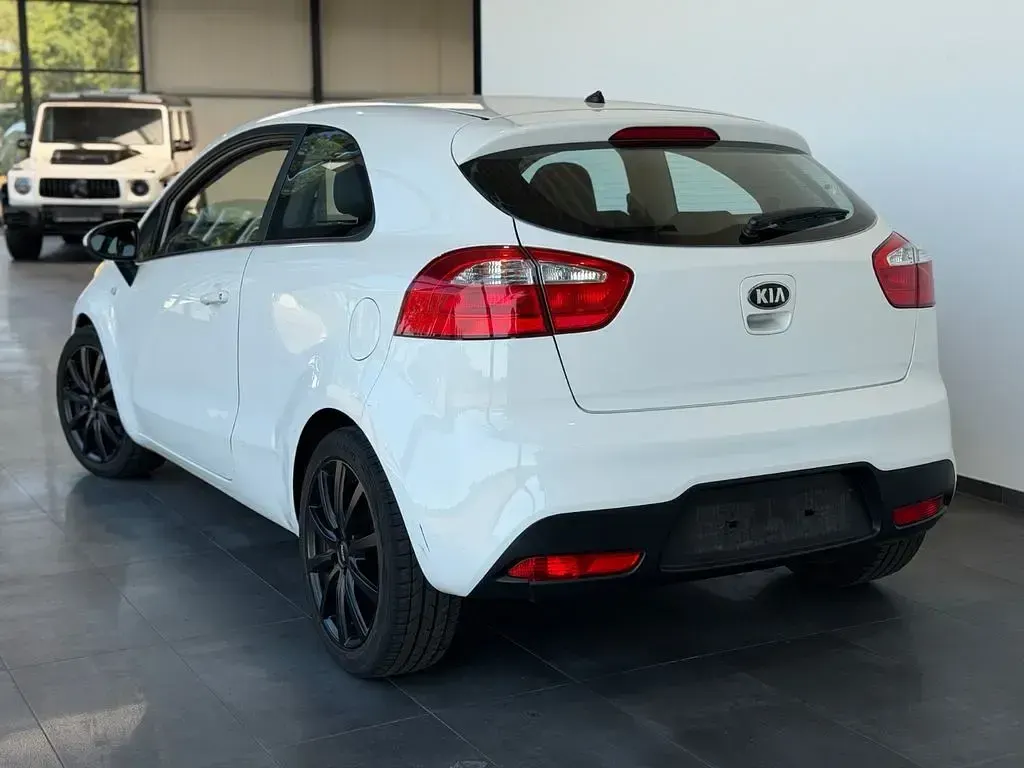 Gebraucht Kia Rio Edition 7 86 PS (63 kW) 2013 Weiß