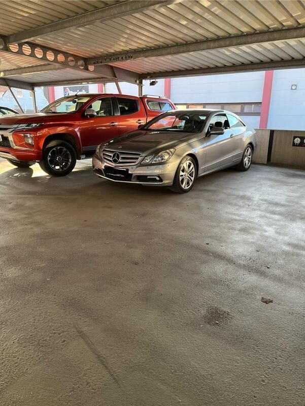Grau Gebraucht 2009 Mercedes E350 Coupé | 7.500 € (Guter Preis) - Bild 1/4